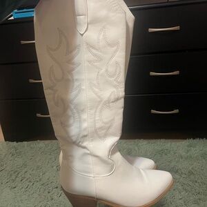 Women’s White Cowboy Boots